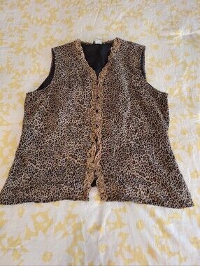 Robbie Bee Leopard Print Ruffled Sleeveless Top - Brown/Black. 100% Silk.
